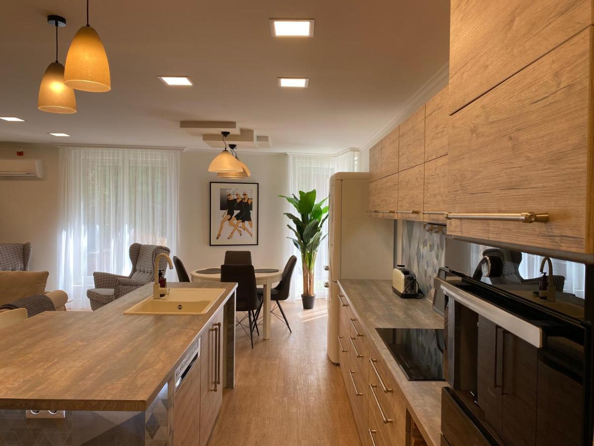 Ground Floor Park Bestern Szeged Ngoại thất bức ảnh