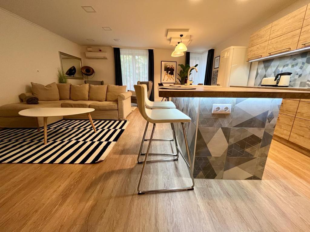 Ground Floor Park Bestern Szeged Ngoại thất bức ảnh